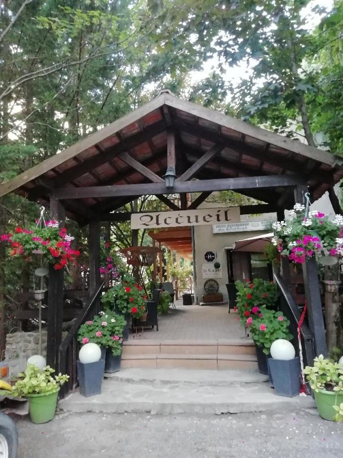 Hotel & Restaurant Le Chalvet Embrun Esterno foto