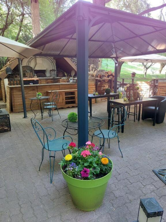 Hotel & Restaurant Le Chalvet Embrun Esterno foto