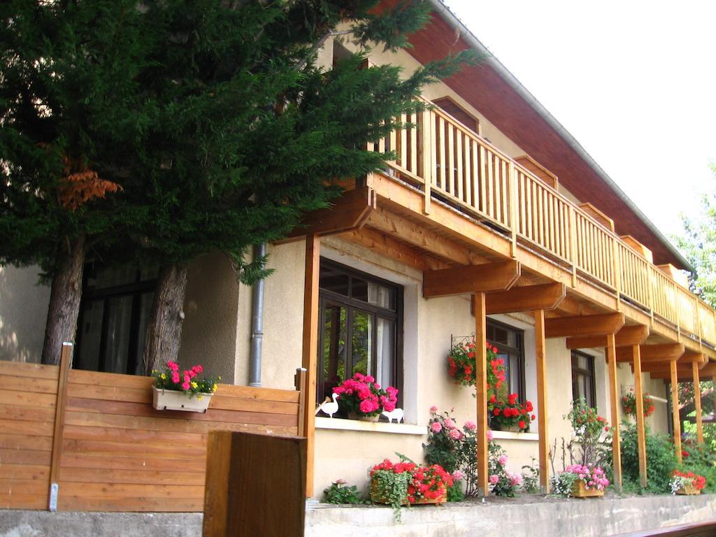 Hotel & Restaurant Le Chalvet Embrun Esterno foto